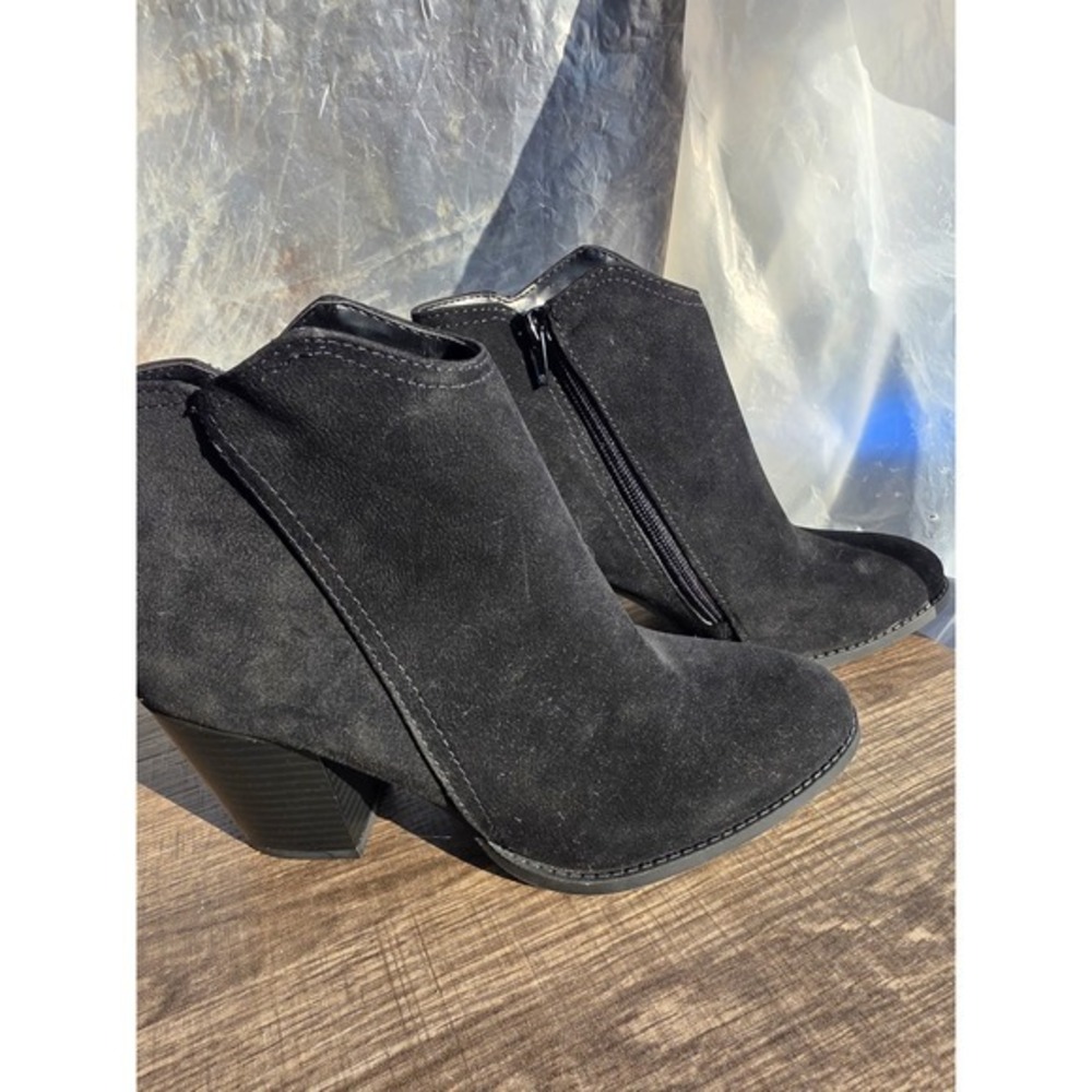 1186 UNR8ED Womens Black Faux Suede Ankle Boots Block Heel Side Zip Size 7M